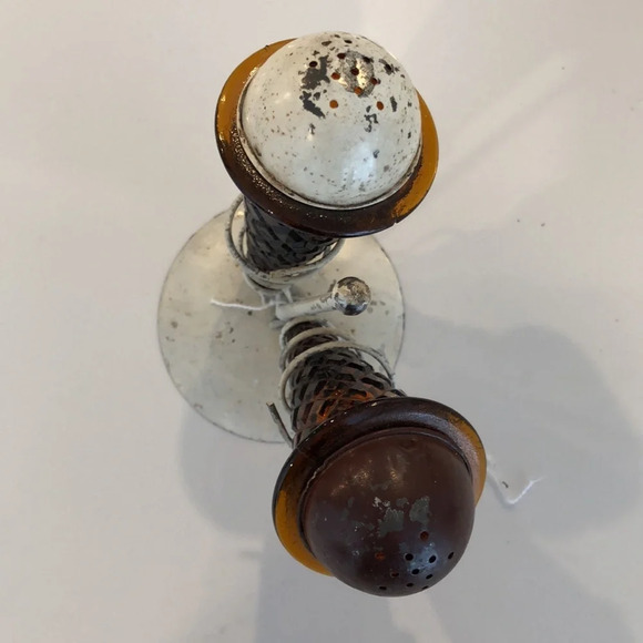 Ice cream  cone salt and pepper shakers vintage Amber glass with nesting station - Picture 3 of 12